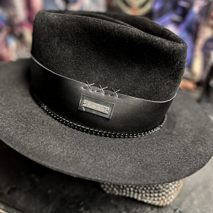 Mann in Schwarz